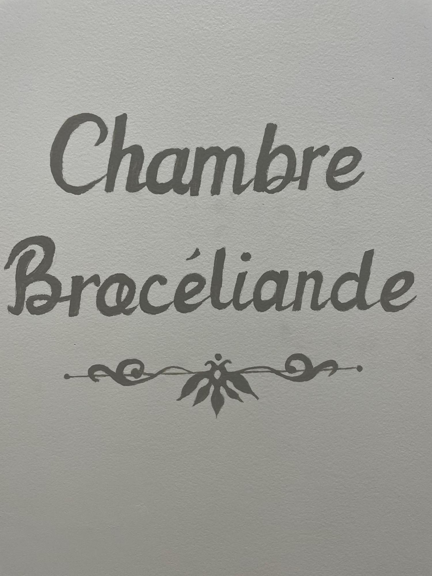 Le Pas Du Faon Bed & Breakfast Caudan Стая снимка